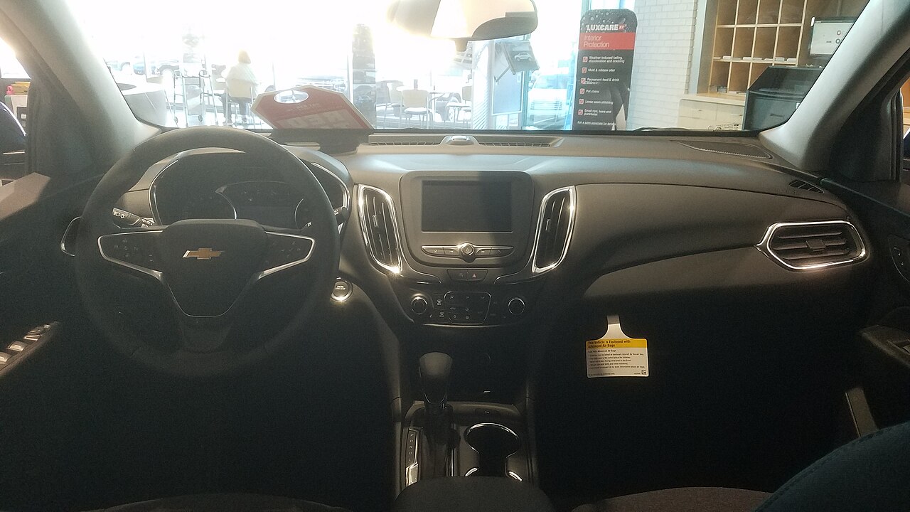Chevrolet Equinox 2023 LT AWD — салон